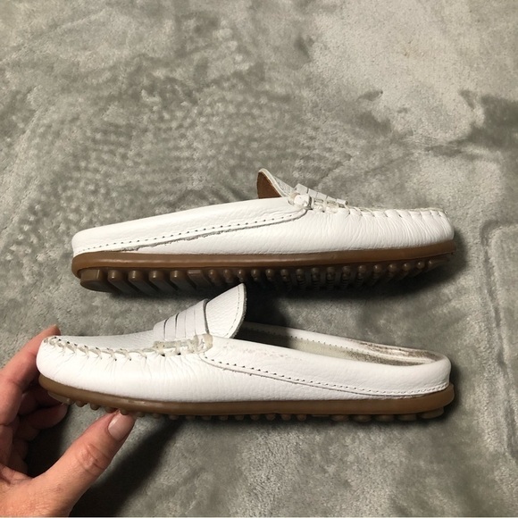 MINNETONKA White Leather Slid on Loafers Boat Shoes Women Size 5 - Picture 10 of 12